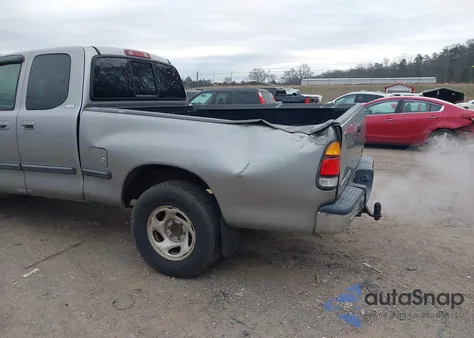 2002 Toyota Tundra Sr5 V8 z USA, uszkodzony, nr VIN 5TBRT34102S255338